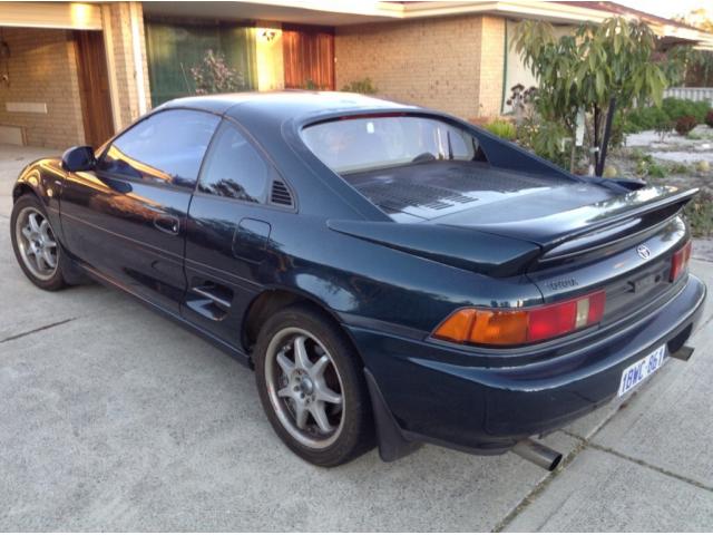 TOYOTA MR2 