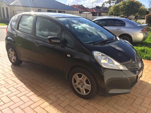  2011 ɫ Honda Jazz