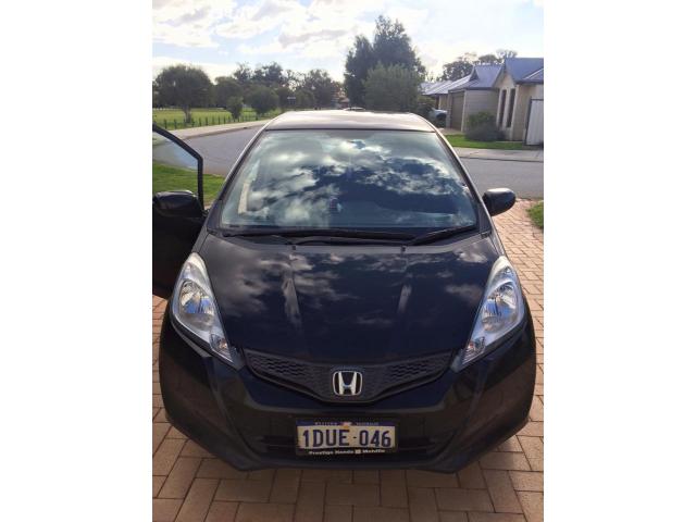  2011 ɫ Honda Jazz