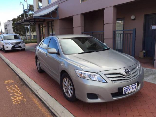 2009 Toyota Camry Sedan