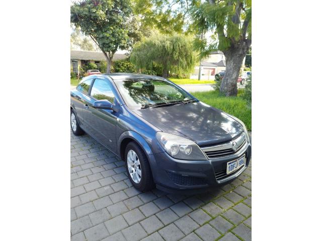 08 Holden Astra Couple ۣ͹