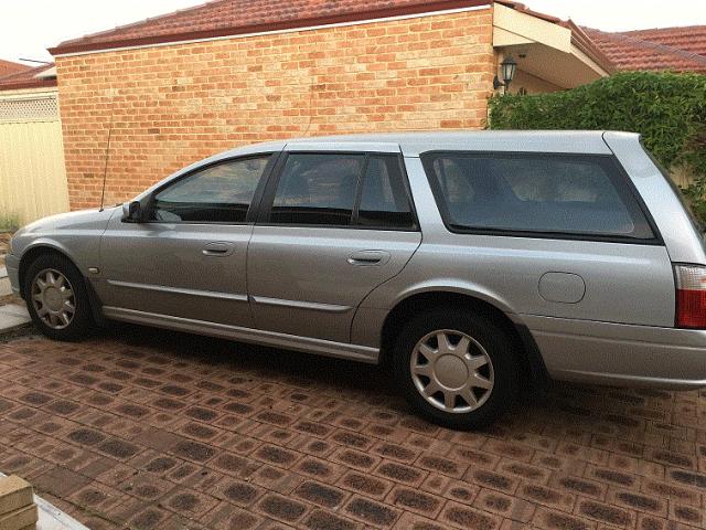 Ford Wagon 2002 $2200