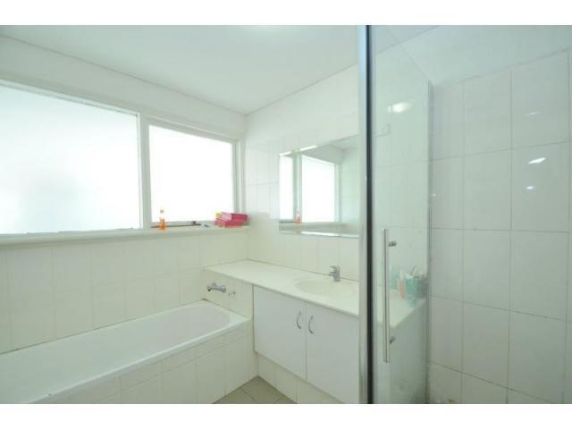 48 Leach Hwy Wilson-HE071