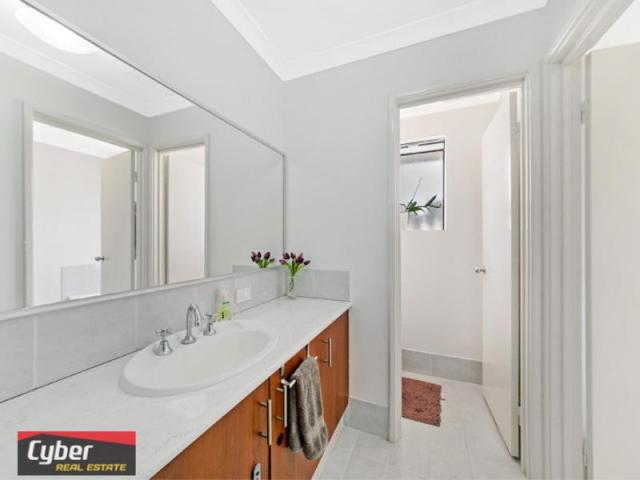 Wattle Grove$560000-CY027