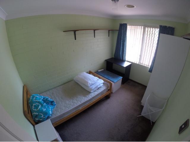 Thornlie single room 